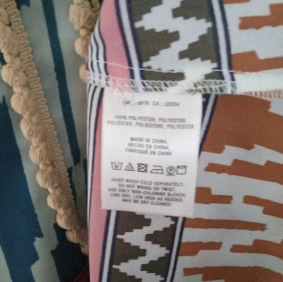 Anthropologie Maeve Rohana Embellished Henley Top Ikat‎ Print Size 0 - Picture 10 of 10